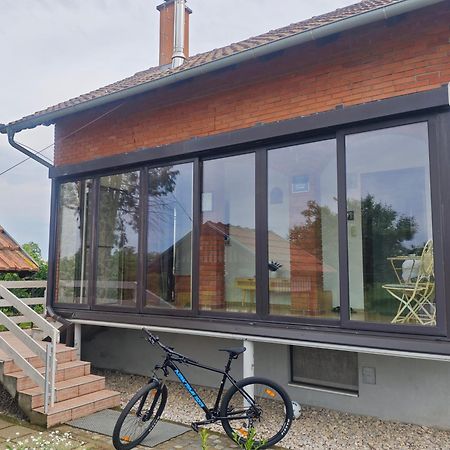 Vila Kuca Za Odmor Bella Sotin Exteriér fotografie